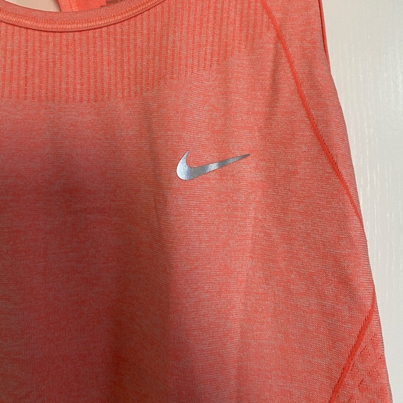 Nike workout tank! - Picture 1 of 3